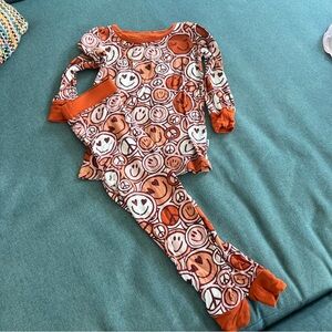 Little sleepies smileys and peace sign 2 piece set (12-18 months)